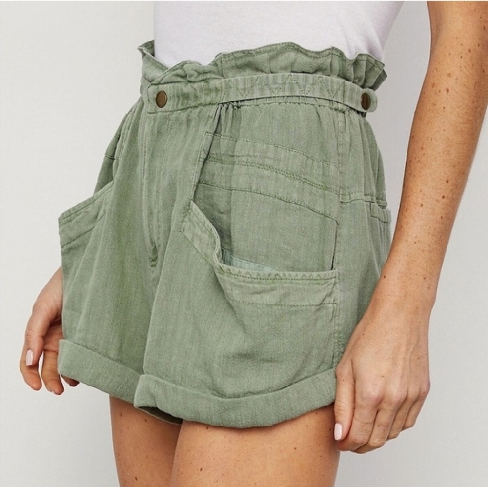 Nwt FREE PEOPLE Slouchy Topanga Cuff Shorts In Olive Green